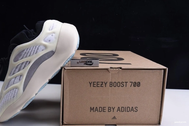 FW4980 700 Adidas Azael Boost V3 Yeezy 0926